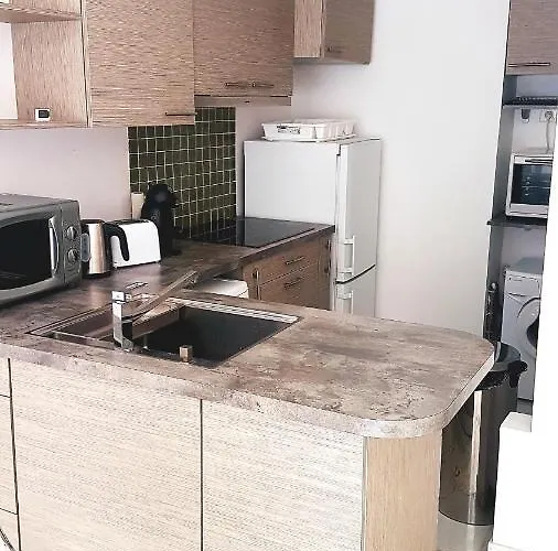 3 Pieces A 200 M De La Mer. أنتيب